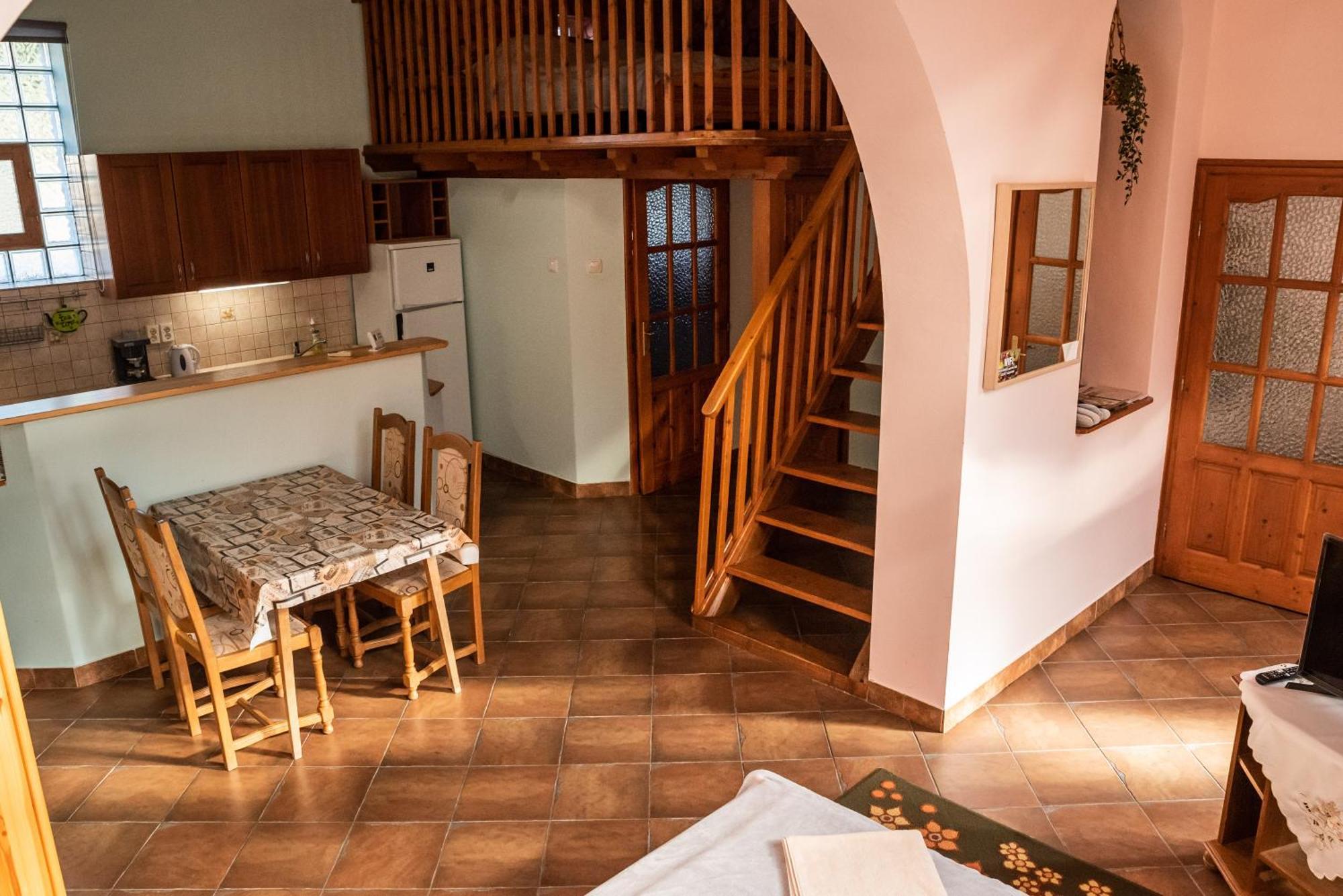 Gesztenye Apartman Mako Exterior photo