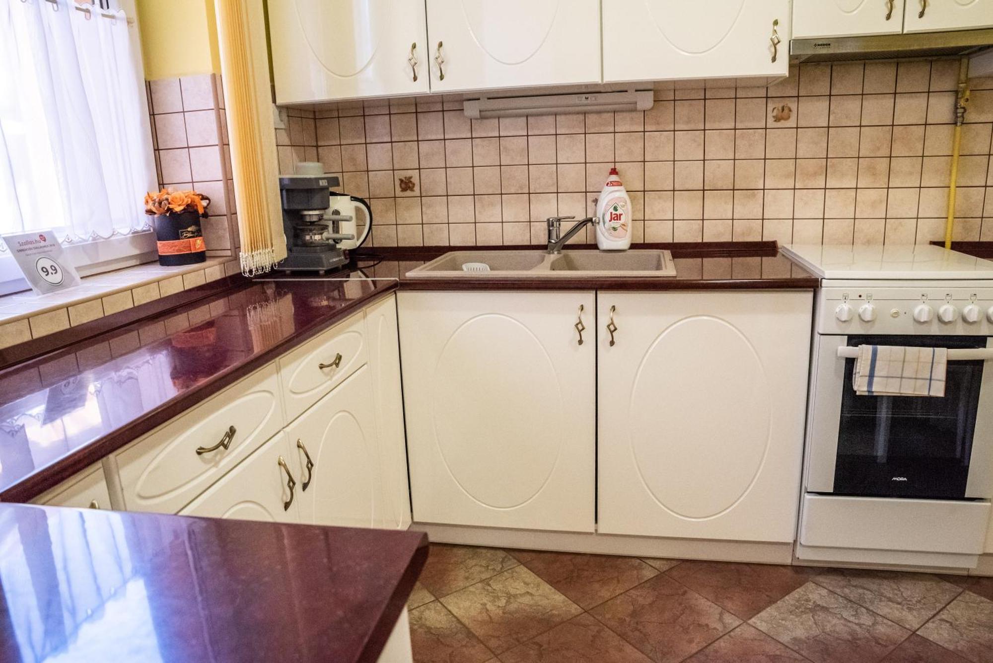 Gesztenye Apartman Mako Exterior photo